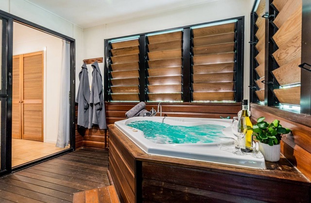 Sunbird Garden 1 - private villa with spa & small pet permitted inside