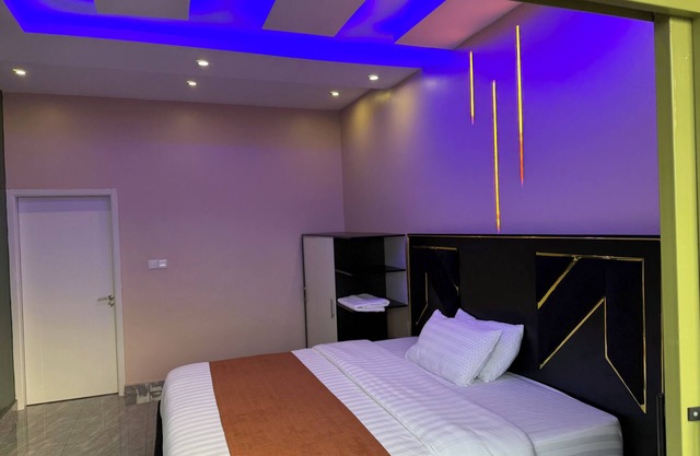 Sunny 3BDR Residence in Kigali City w/Free Parking + Fast WiFi & Amazing Kitchen