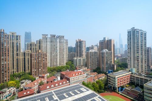 Sunny-Abode View the landmark of Lujiazui 3bedroom near Xintiandi and People's Square &200m to Subway