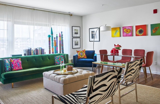 Sunny, immaculate art-filled condo minutes from best beaches in Delaware