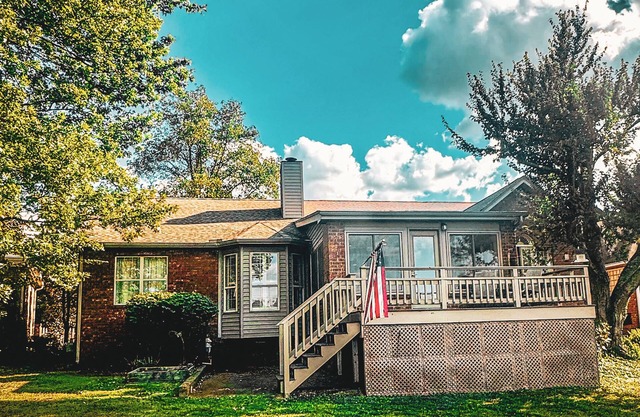 Sunny rental on the golf course in Murfreesboro just minutes from Interstate