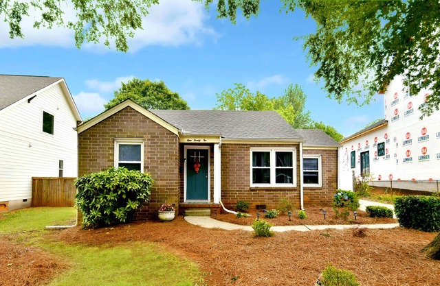 Sunny Stay, Uptown Charlotte