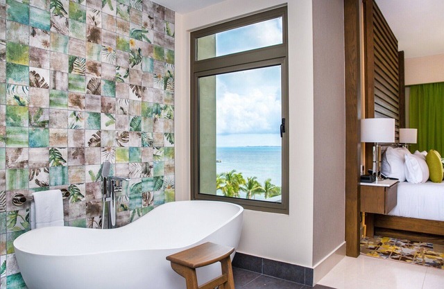 Sunrise Secrets: Discover Unforgettable Mornings in your 3BR PH in Cancun!