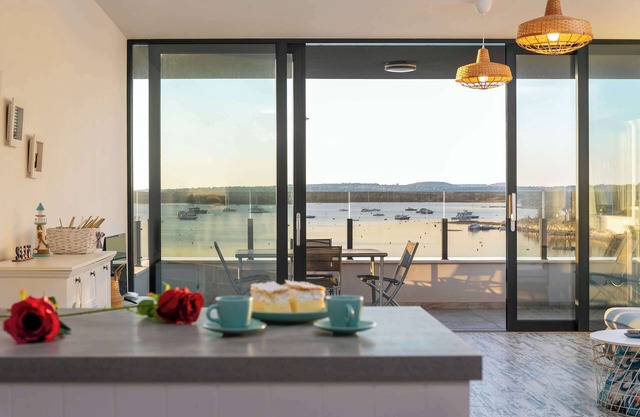 Sunset Bay apartment with pool in Medulin