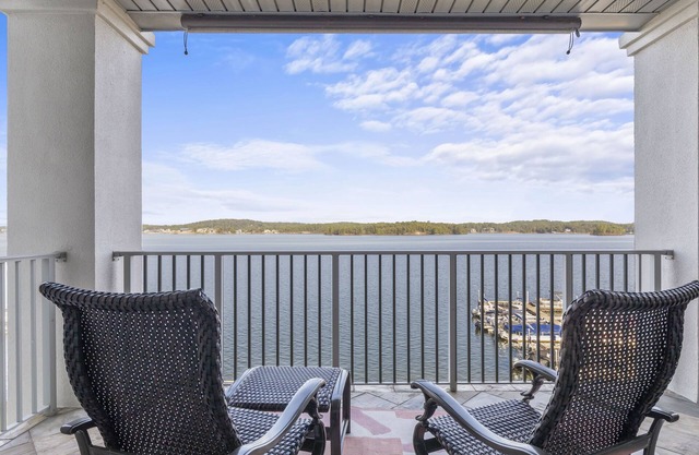 Sunset Serenity at Lake Martin, Sunset Serenity- 2BR Lake Martin Condo w/best views!