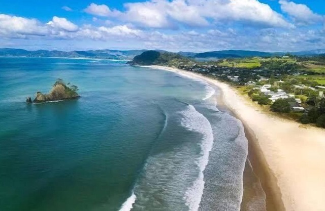 Sunsets and Surf at Whangapoua - Whangapoua Home