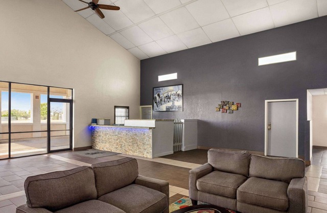 Super 8 by Wyndham Gainesville TX