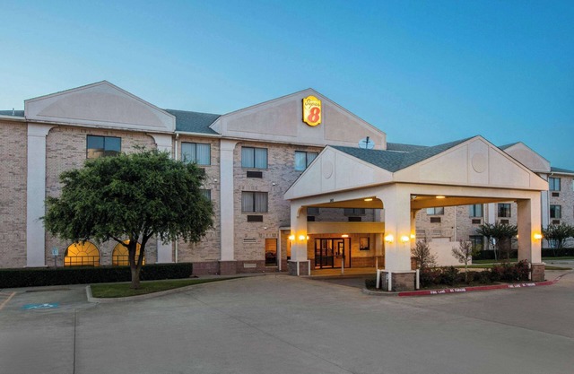 Super 8 by Wyndham Garland North Dallas Area