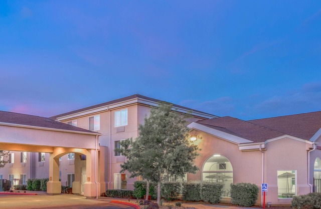 Super 8 by Wyndham Heyburn/Burley Area