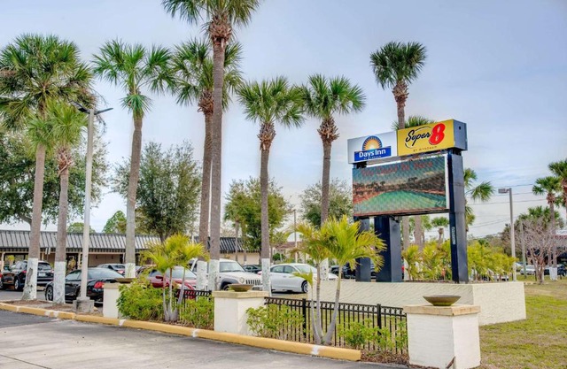 Super 8 by Wyndham St. Petersburg