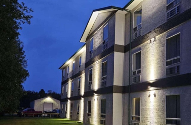 Super 8 by Wyndham Swan River MB