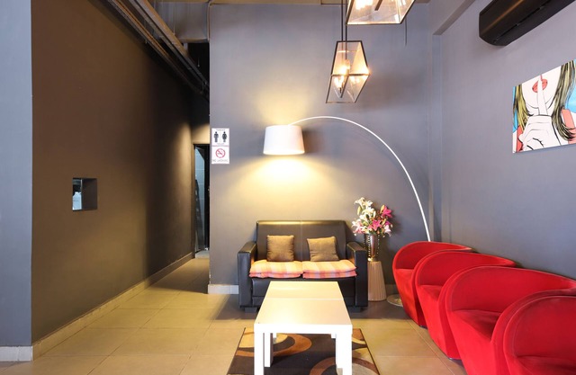 Super OYO 246 Link Inn