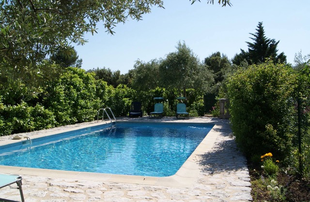 Superb 160m2 villa with swimming pool and tennis court sleeps 6