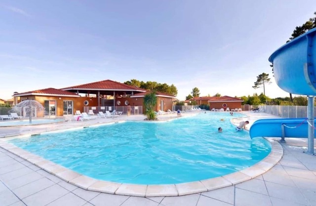 Superb 8-person villa with 2 indoor/outdoor pools, sauna and Jacuzzi