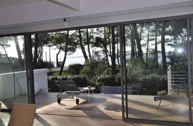 Superb and luxurious new villa, sea view, 20 m from the beach, Pyla/Moulleau