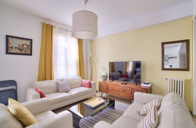 Superb Apartment 100 Meters From the Port of Nice