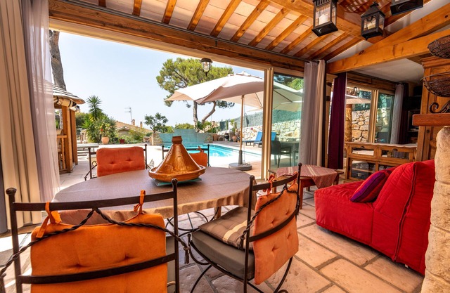Superb bungalow with private pool, sea view and Cap Canaille in Cassis