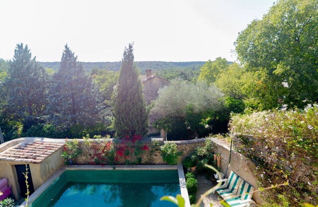 Superb comfortable farmhouse in a small village at the gates of Uzès