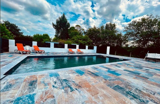 Superb Heated Pool Villa Near Ocean Lake