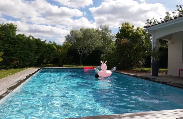 Superb house sleeps 10, private pool, near Toulouse
