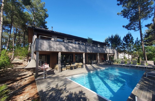 Superb quiet house, private heated pool, near ocean, lake and golf