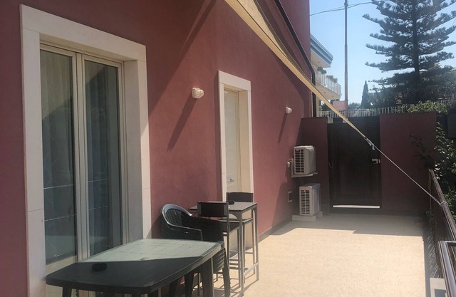Superb seaside villa on the Capomulini bay.