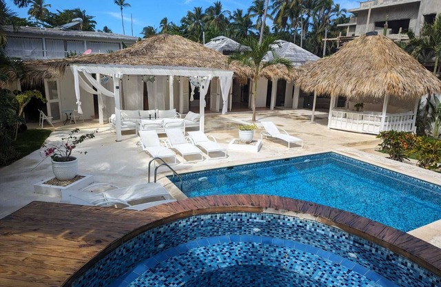 Superb villa 80 metres from Bonita beach
