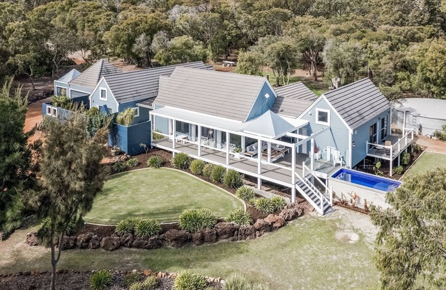 Superbly Appointed Luxury Estate
