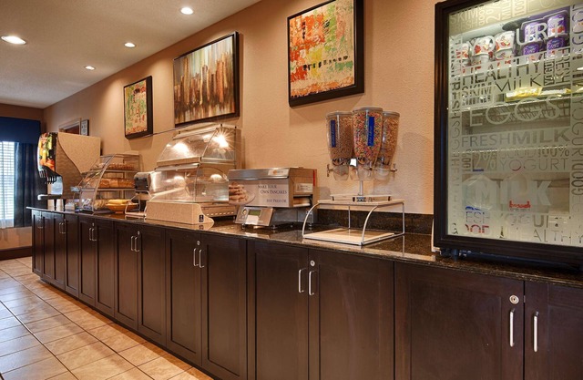 SureStay Plus Hotel by Best Western Roanoke Rapids I-95