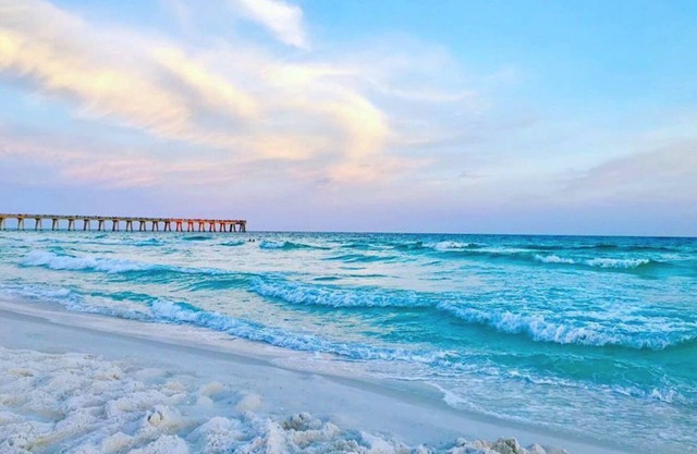 Surfside Cottage near Navarre Beach