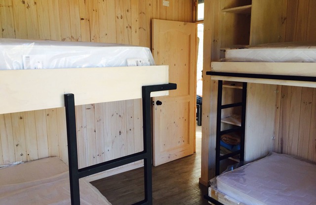 Sustainable cabin, 2 bedrooms, 2 baths, great kitchen . Near to the beach