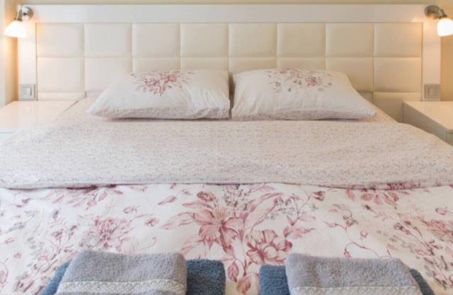 Sweet Home in Taksim Square with 3AC
