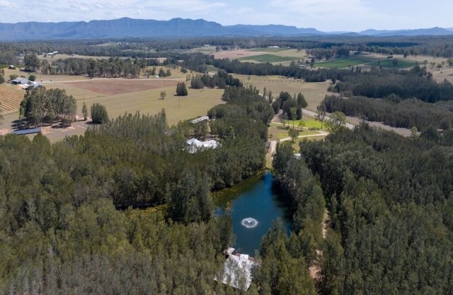 Sweetacres Hunter Valley - 5 uniquely styled cottages and stunning main house