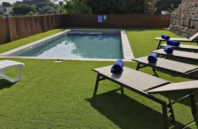 Swimming pool & BBQ | between Costa Brava & mountains