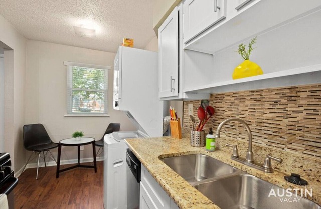 Swimming Pool Fun | Spectacular East Austin Rental