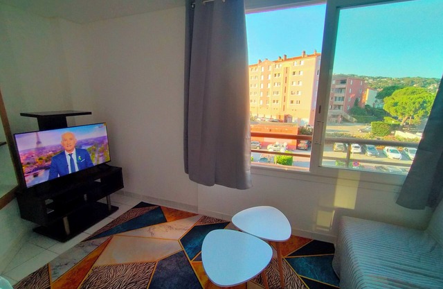 T1 36m² very well located at the Corniche, in seaside residence with swimming pool