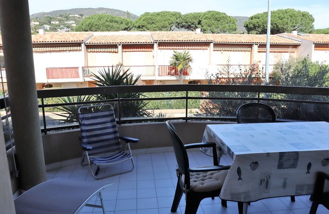 T2 air-conditioned apartment - terrace - secure residence - 4 min beach, shops