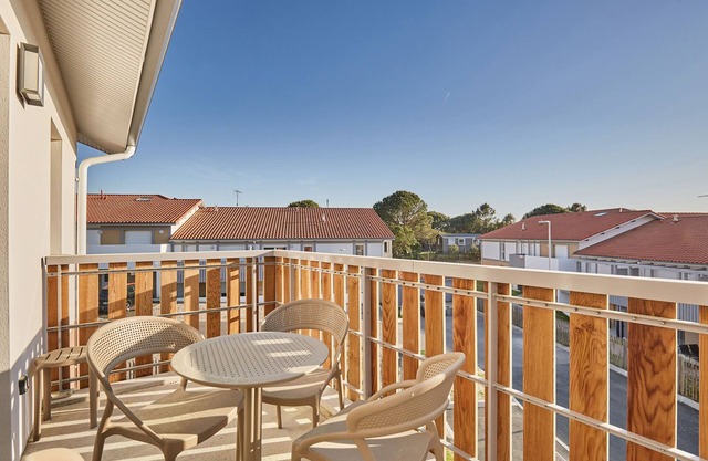 T2 + cabine | 650m de la plage | Accès piscine