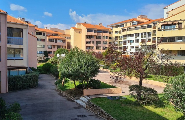 T2 + pool at the gates of old Frejus and 5 minutes from the beach