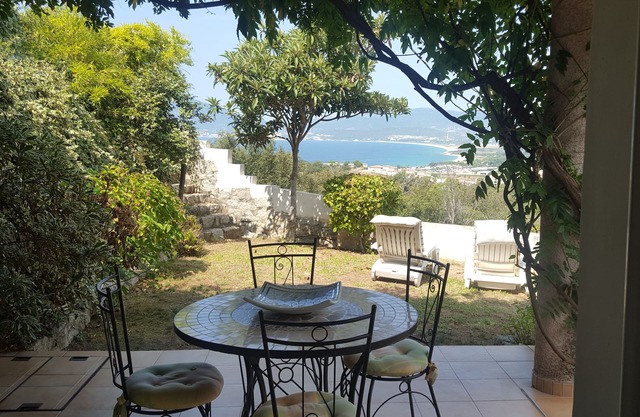 T2 PORTICCIO CALME VUE MER TERRASSE ET JARDIN A 2MN DE LA PLAGE