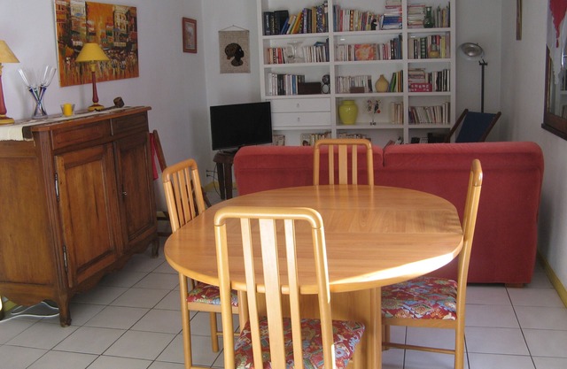 T4 furnished apartment in Cahors Lot 10 minutes walk from the historic center