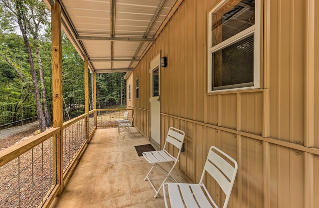 Tallassee Cabin w/Forest Views Near Creek!