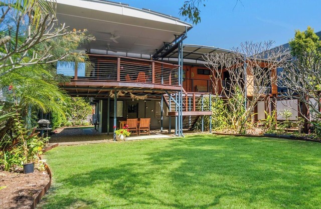 Tamarind Retreat A Leafy Coastal Home