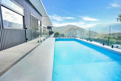 Tanderra 180 - Meaning "Resting Place" - Sleeps 12