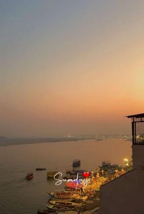 Tandon Lodge Homestay Stay Infront Of River Ganga