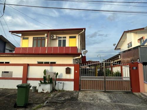 Tang's Crib