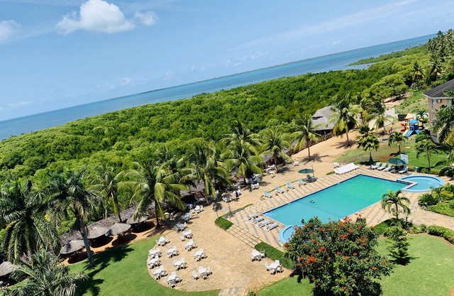 Tanga Beach Resort & Spa