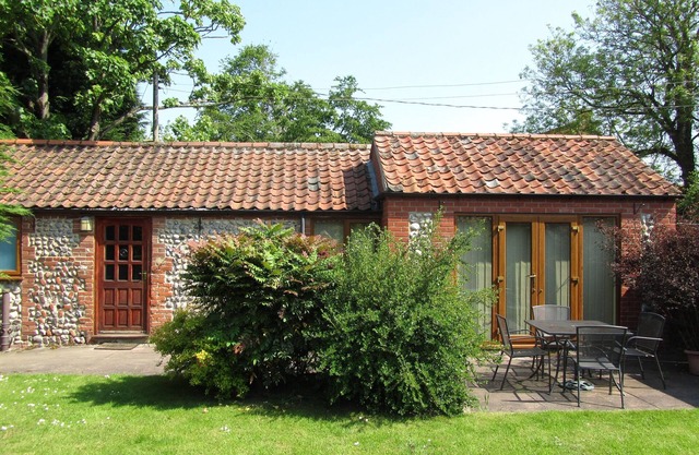 Tanglewood Cottage - Set Around An Old Farmyard In A Village Location