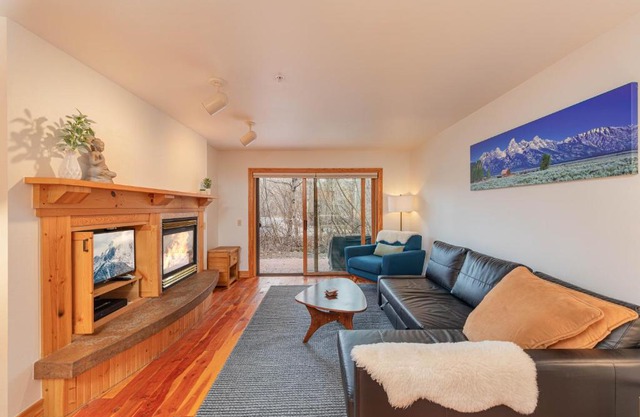 Targhee Rentals 122 in Driggs Idaho near Grand Targhee Ski Resort King Size Bed