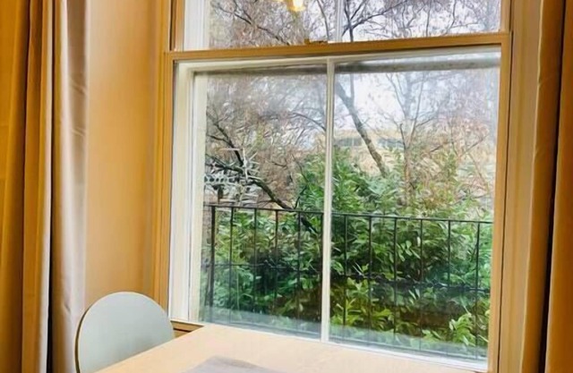 Tastefully decorated, central apartment with parking